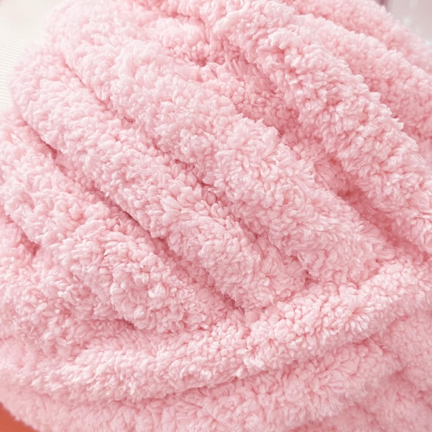 1/0.14NM Hoyia Chunky Chenille Hand Knitting Crochet Yarn 100%  Polyester Chunky Jumbo Chenille Yarn for Blanket