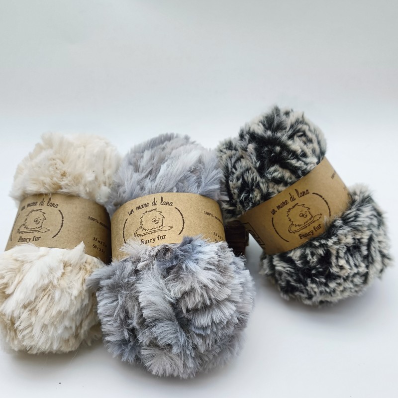 100% Polyester Crochet Faux Fur Knit Yarn Winter Feather Yarn for Knitting