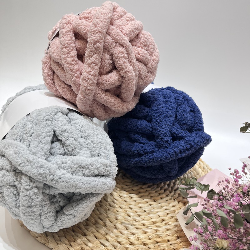 Hot Sale Chunky Puffy Jumbo Ultra-Soft Chenille Yarn for or Luxurious Projects Hand Knitting