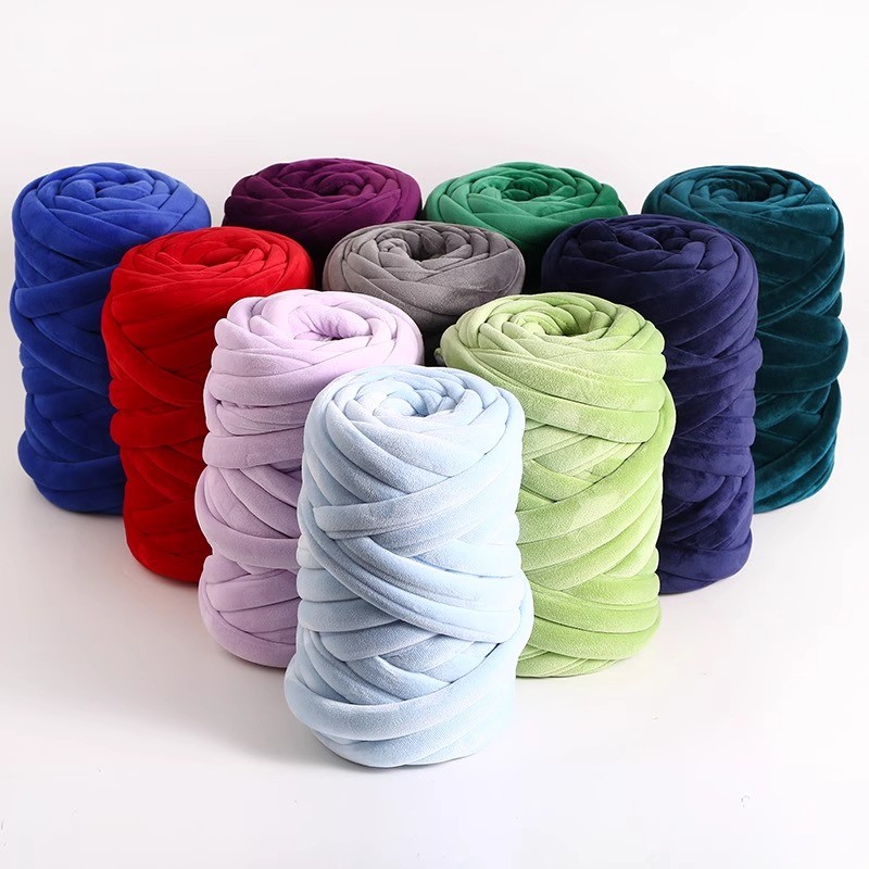 Hot Vegan Cotton Chenille Wool Velvet Tube Super Chunky Knit blanket Yarn for High Tenacity Knitting Blanket