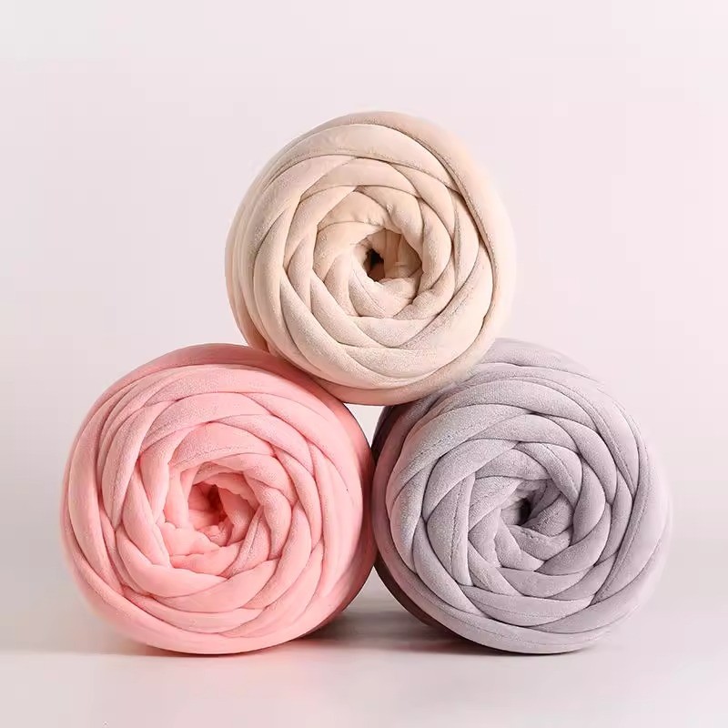 Wholesale Velvet Chunky Tube Yarn Portable and Weighted Giant Yarn for Home Use Arm Knitting Chunky Yarn