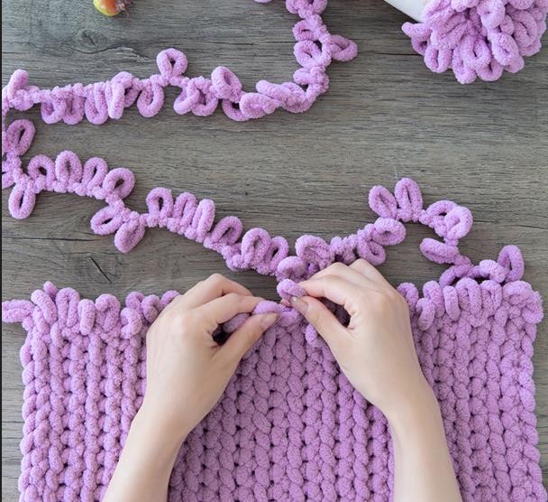 Cheap Price New Loop Yarn, 100% Polyester Chenille Yarn, Super Chunky and Soft Fine Finger Yarn for Hand Knitting